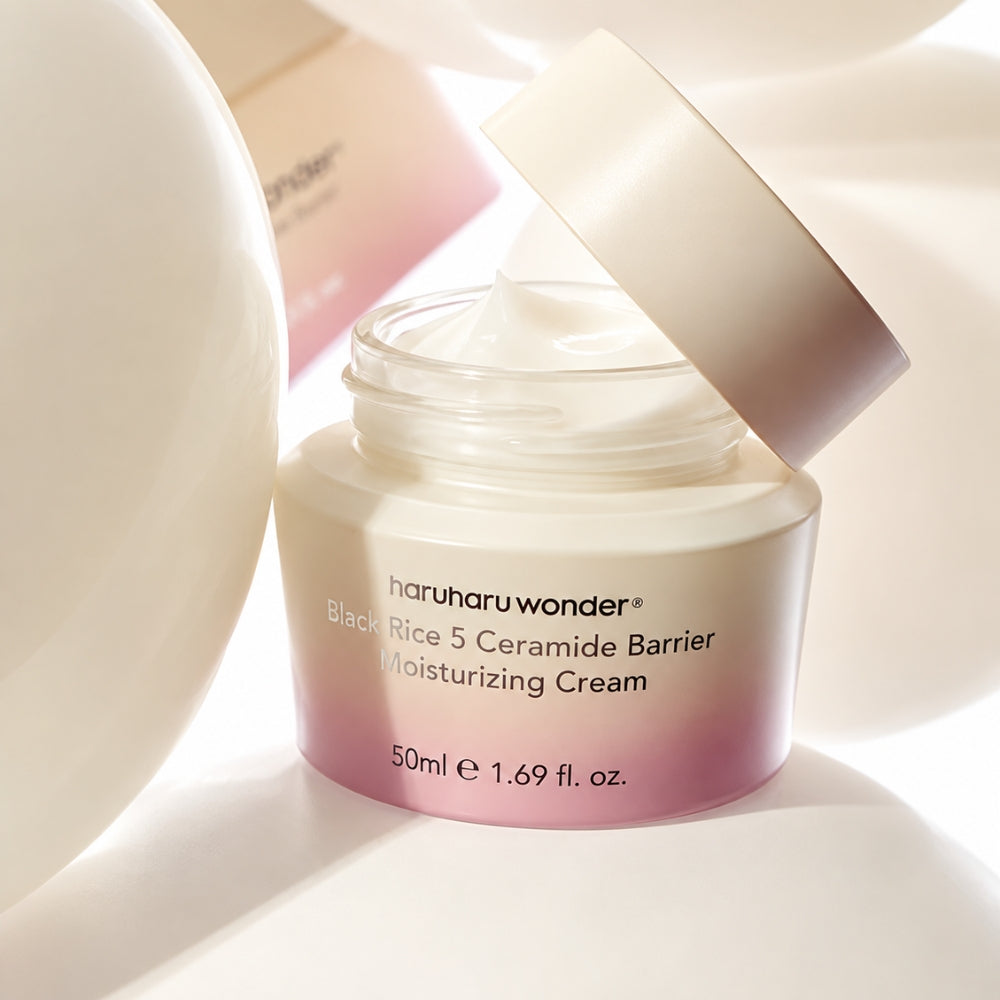 Cremă hidratantă pentru protecția barierei cutanate Haruharu Wonder Black Rice 5 Ceramide Barrier Moisturizing Cream