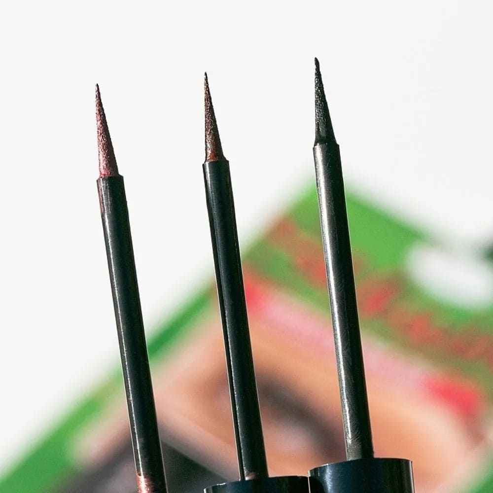Contur Ochi theBalm Schwing! Liquid Eyeliner