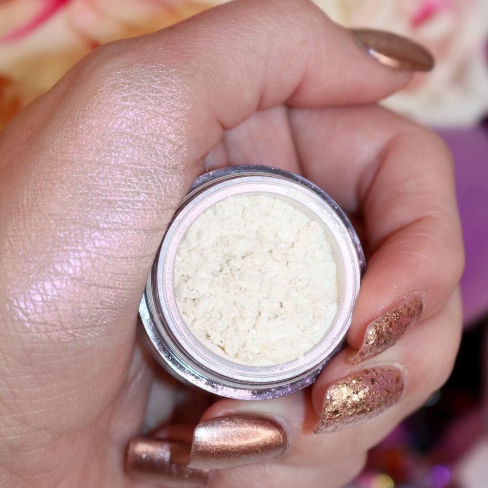 Iluminator OFRA Cheekbone Enhancer Cheeky
